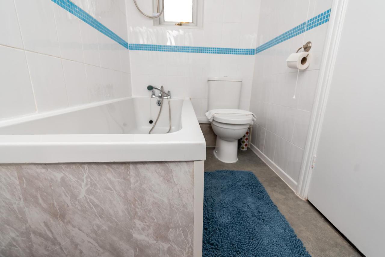 Greenbourne - 4 Bedrooms Sleeps 8 Free Parking Gateshead Exterior foto